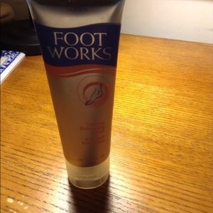 Avon Foot Works Thermal Exfoliating Scrub New
